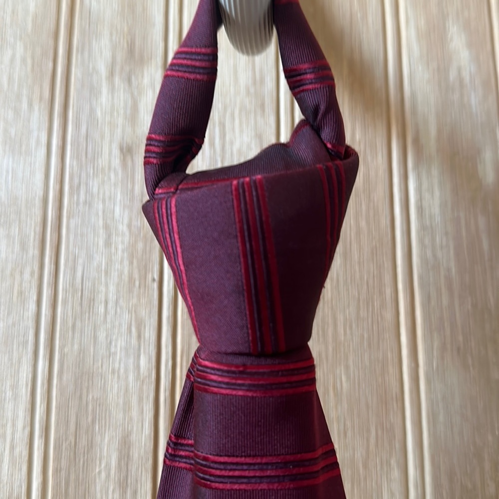 Kenneth Cole - Maroon Tie